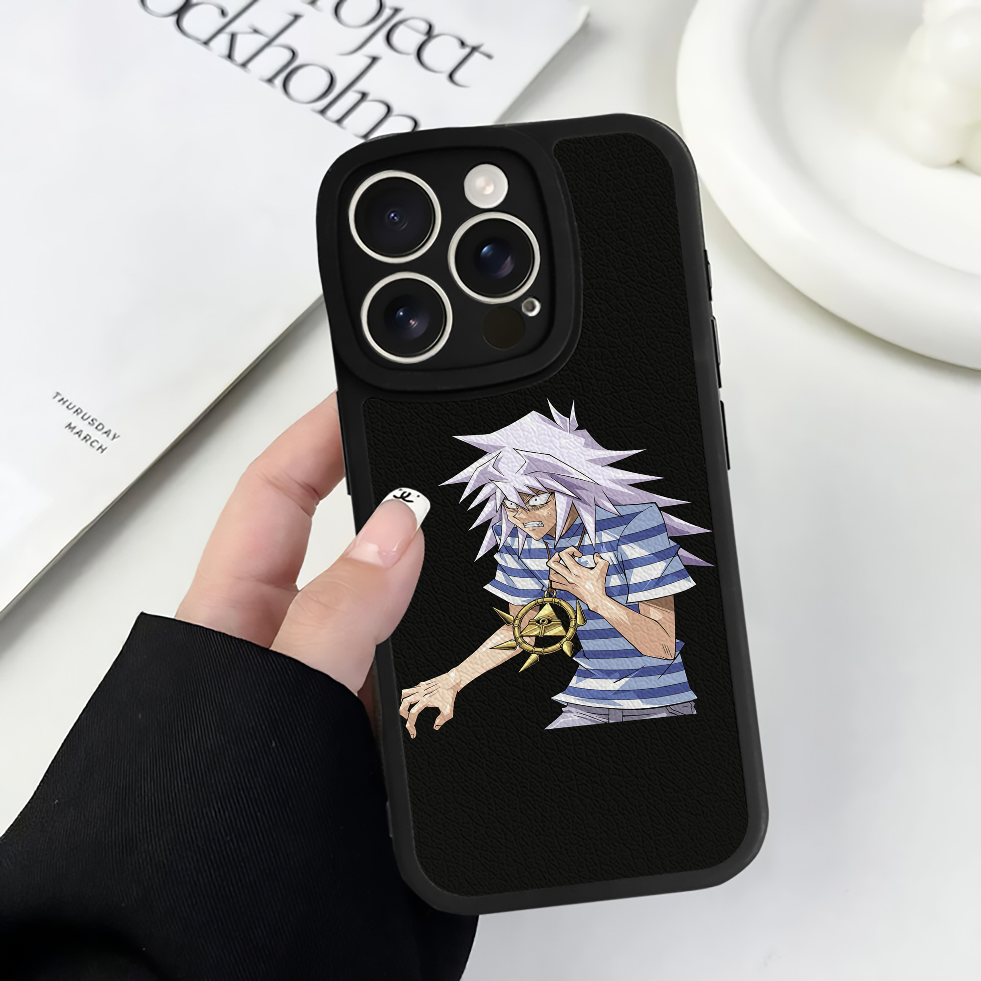 （画像用） 遊☆戯☆王 Yu-Gi-Oh! 【iPhone 16シリーズ対応】シリコンスマホケース（レザー調） 材質：シリコン